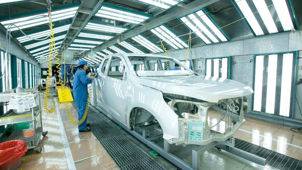 இந்த பெயிண்டை பூசியிருந்தா காருல ஏசியே போட தேவ இல்ல... உச்சி வெயில்ல நின்னாலும் குளுகுளுனு இருக்கும்!