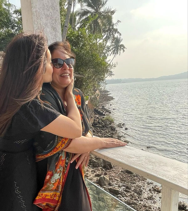 இமைக்கா நொடிகள் நடிகை வாங்கிய விலையுயர்ந்த சொகுசு கார்... யாருக்காக வாங்கினாங்க தெரிஞ்சா ஆச்சரியப்படுவீங்க!