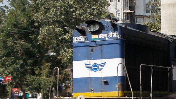 ரயில் இன்ஜின் ஹாரனிற்கு பின்னால் இவ்வளவு அர்த்தம் இருக்கிறதா? எத்தனை விதமான சத்தங்கள் இருக்கிறது தெரியுமா? 