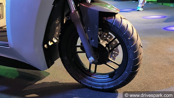 சிம்பிள் ஒன் எலெக்ட்ரிக் ஸ்கூட்டருக்காக காத்திருப்பவர்களுக்கு மகிழ்ச்சியான செய்தி... என்னனு தெரியுமா?