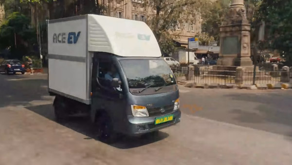 எலெக்ட்ரிக் காருக்கு பதிலா இதையே வாங்கிடலாம் போல! டாடா ஏஸ் இவி-ல இவ்ளோ சிறப்பம்சங்களா?.. மிரள வைக்குது!