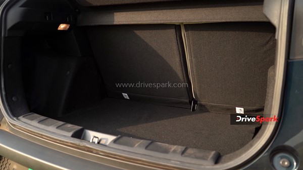 முழு சார்ஜில் அசால்டாக 300 கி.மீ பயணித்தோம் . . . டாடா நெக்ஸான் இவி மேக்ஸ் ரிவியூ . . .