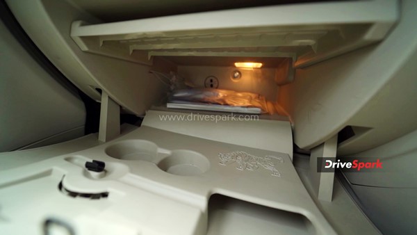 முழு சார்ஜில் அசால்டாக 300 கி.மீ பயணித்தோம் . . . டாடா நெக்ஸான் இவி மேக்ஸ் ரிவியூ . . .