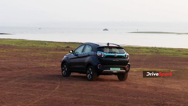 முழு சார்ஜில் அசால்டாக 300 கி.மீ பயணித்தோம் . . . டாடா நெக்ஸான் இவி மேக்ஸ் ரிவியூ . . .