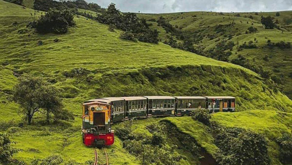 மனசை லேசாக்கும் ஊட்டி மலை ரயில் பயணம்... எவ்ளோ செலவு ஆனாலும் பரவால... வாழ்க்கைல ஒரு தடவையாச்சும் போயிரணும்!