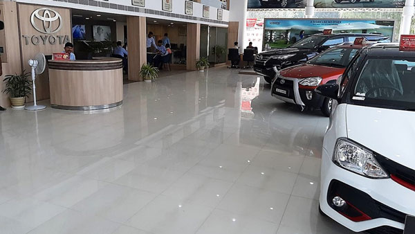 ஒரு ஃபார்ச்சூனர் காரை வித்தா அரசுக்கு 18 லட்ச ரூபா வருவாய் கிடைக்குதா!.. அப்படினா உற்பத்தியாளர் எவ்வளவு சம்பாதிப்பாங்க?