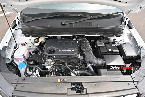 சின்ன மாற்றங்கள் தான் ஆனா இப்ப செமயா இருக்கு... 2022 புதிய ஹூண்டாய் வென்யூ ரிவியூ