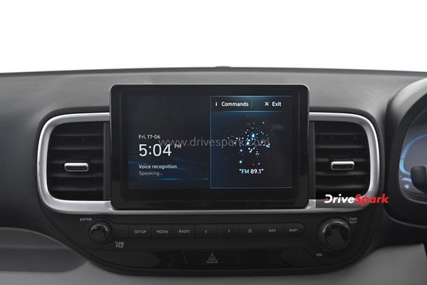 சின்ன மாற்றங்கள் தான் ஆனா இப்ப செமயா இருக்கு... 2022 புதிய ஹூண்டாய் வென்யூ ரிவியூ