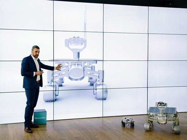 இனி நிலவிலும் கால் டாக்ஸிகள் ஓடும்... லூனார் கார்களை தயாரிக்கத் தீவிர முயற்சி