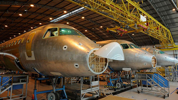 பாத்திரங்களை போல் விமானத்தையும் அலுமினியத்தில்தான் உருவாக்கறாங்க! இதுக்கு பின்னால இவ்ளோ பெரிய ரகசியம் இருக்கா?