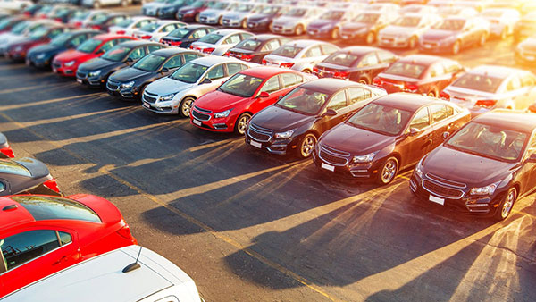 எந்த கலர்ல கார் வாங்குனா தேய்மானம் குறைவாக இருக்கும்? தப்பி தவறி கூட இந்த பிரெளன் கலரை வாங்கீர கூடாது!