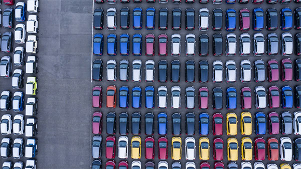 எந்த கலர்ல கார் வாங்குனா தேய்மானம் குறைவாக இருக்கும்? தப்பி தவறி கூட இந்த பிரெளன் கலரை வாங்கீர கூடாது!