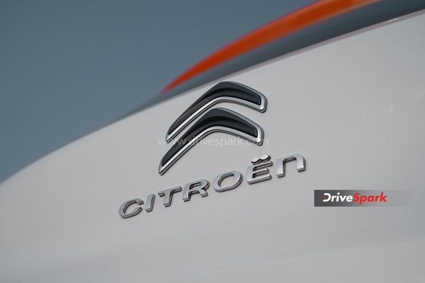 ஃபெர்பாமென்ஸில் பிச்சு உதறும் சிட்ரோன் சி3 கார் ரிவியூ . . .