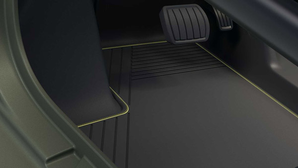 18 நிமிடங்களில் முழுமையாக விற்று தீர்ந்த எலெக்ட்ரிக் கார்... இந்த காருக்கு இவ்ளோ சூப்பரான வரவேற்பா?.. 