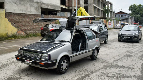 இவர்தாங்க இந்தியாவின் எலான் மஸ்க்!! 13 வருட உழைப்பு... கணித ஆசிரியரின் சோலார்-பவர் கார்!