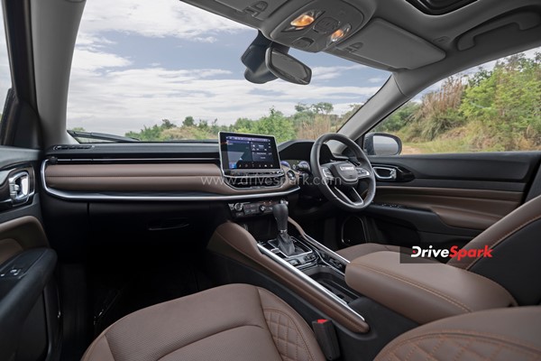 ரோல்ஸ் ராய்ஸ் காரின் கேபினை போல் உங்கள் காரையும் அமைதியானதாக மாற்ற வேண்டுமா? இதோ சூப்பரான டிப்ஸ்கள்!