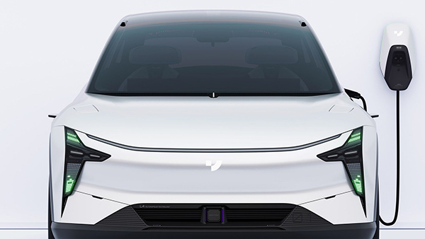 சீன நிறுவனம் உருவாக்கிய முதல் ரோபோட் கார்... 'கதவை திறனு' சொன்னா தானா திறக்கும் வசதியுடன் வருகிறது!