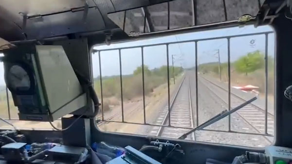 இந்திய ரயில்வேயில் மோடி அரசு செய்த சாதனை . . . உலகில் இப்படி ஒரு விஷயத்தை இது வரை யாரும் செய்தது இல்லை . . .