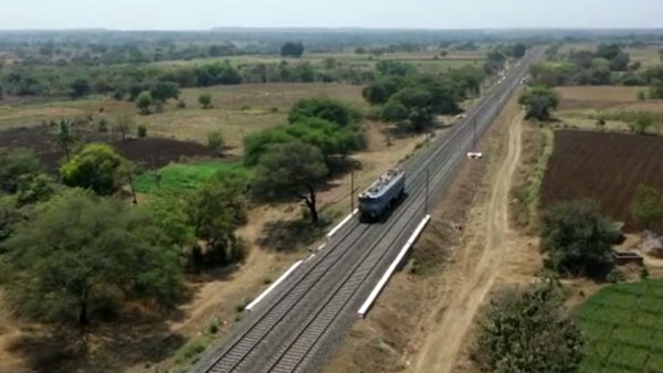 இந்திய ரயில்வேயில் மோடி அரசு செய்த சாதனை . . . உலகில் இப்படி ஒரு விஷயத்தை இது வரை யாரும் செய்தது இல்லை . . .