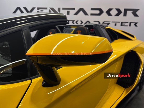 இப்படி ஒரு காரை இந்தியர்கள் கண்ணால் பார்ப்பதே அதிசயம் . . . இதையும் ஒருத்தர் வாங்கியிருக்காரு . . .