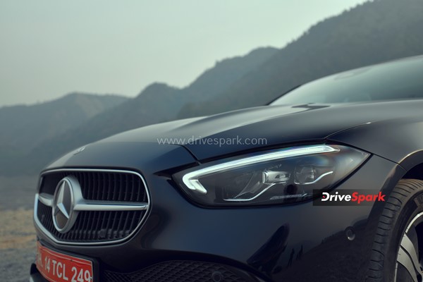 பிரேக் சிஸ்டம் சரியில்ல... சுமார் 10 லட்ச பென்ஸ் கார்களை திரும்ப அழைக்கும் மெர்சிடிஸ்!!