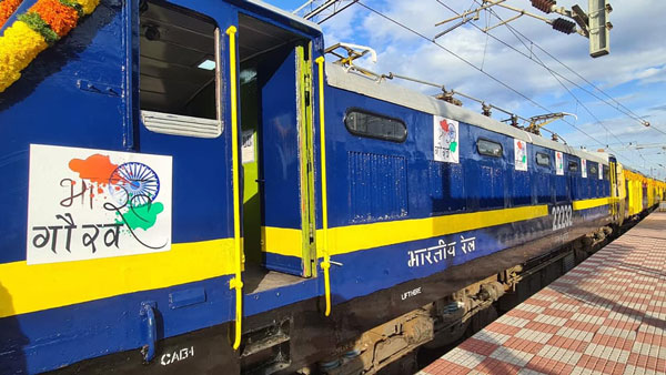 கோவை-டூ-ஷீரடி செல்லும் தனியார் ரயில்... ரயில் டிக்கெட்டை எங்கு வாங்கலாம்?.. கட்டணம் எவ்வளவு?.. இதோ முழு விபரம்!