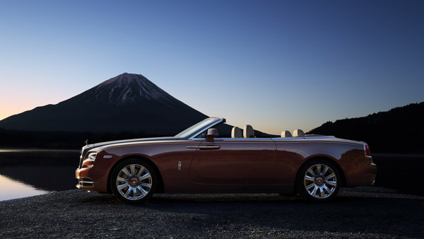 கீல் கீயை ஆக்டிவேட் செய்த ரோல்ஸ் ராய்ஸ் உரிமையாளர் . . . காரை நடுரோட்டிலேயே நிறுத்திவிட்டுத் தப்பிச்சென்ற திருடர்கள் . . . நடந்தது என்ன ? 