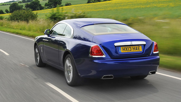 நடிகர் ஜானி டெப் 45 சொகுசு கார்களை வச்சிருக்காராம்... இந்த அரிய வகை காரும் அவர் கிட்ட இருக்கா!.. செம்ம ஆள இருக்காரே! 