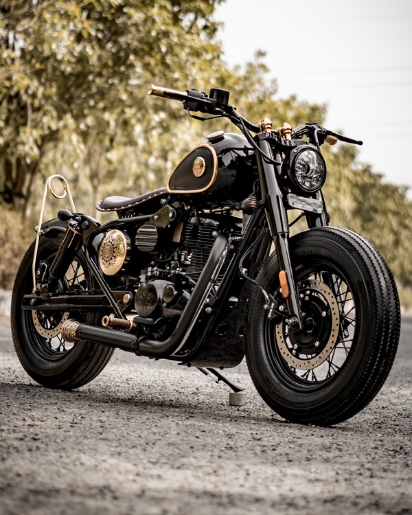 கஸ்டம் பில்டு கிளாசிக் 350 பைக்குகளை காட்சிப்படுத்தும் ராயல் என்ஃபீல்டு . . . 