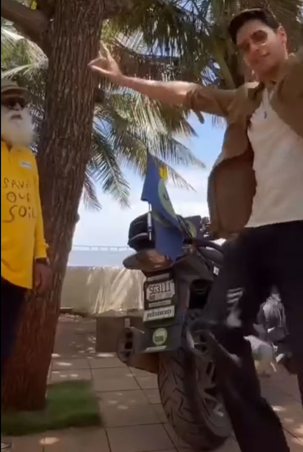 விதமான விதமான சூப்பர் பைக்குகளில் சத்குரு!! இப்போ பிஎம்டபிள்யூ பைக்... யாரு கூட இருக்காருனு பாருங்க!