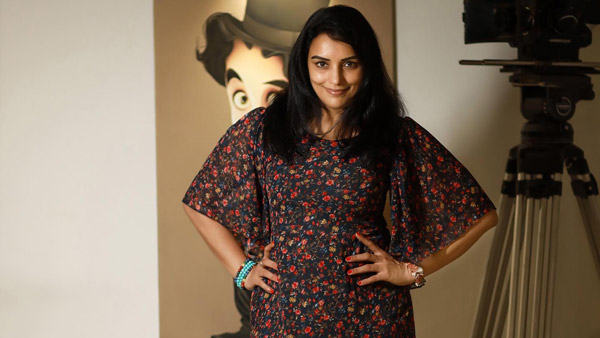 எங்கயோ மச்சம் இருக்கு... கணவருக்காக சர்ச்சை நடிகை செய்த காரியம்... நமக்கு இப்படி எல்லாம் நடக்க மாட்டேங்குதே!