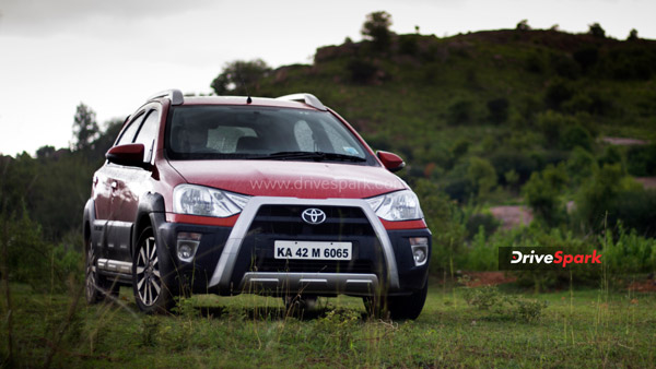 எஸ்யூவி கார்கள் அளவிற்கு இல்லை... இந்தியாவில் க்ராஸ்ஓவர் கார்களின் வீழ்ச்சிக்கு என்ன காரணம்?