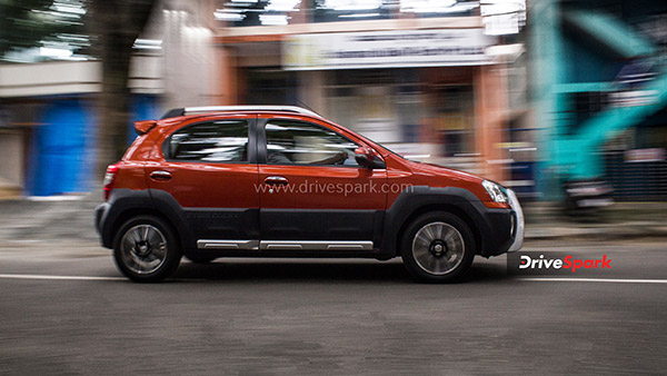 எஸ்யூவி கார்கள் அளவிற்கு இல்லை... இந்தியாவில் க்ராஸ்ஓவர் கார்களின் வீழ்ச்சிக்கு என்ன காரணம்?