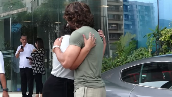 இந்த காருல போறதுக்கு எல்லாம் கொடுத்து வச்சுருக்கணும்... சூப்பரான காரில் ரசிகையை ரவுண்டு அழைத்து சென்ற நடிகர்! இவர யாருனு தெரியுதா?