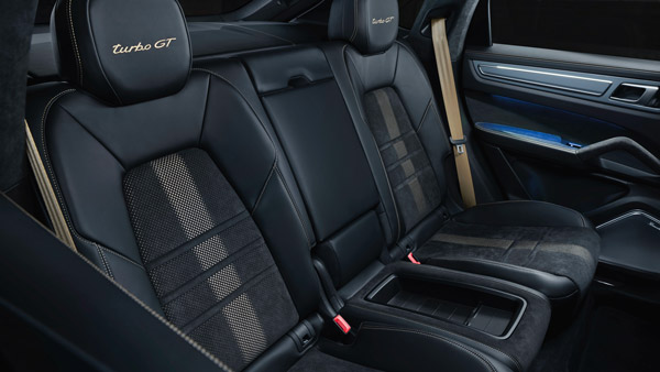 இளம் இந்திய செல்வந்தர்களுக்கு ஏற்ற கார் சொகுசு கார்... மணிக்கு 300 கிமீ வேகத்தில் செல்ல கூடியது!