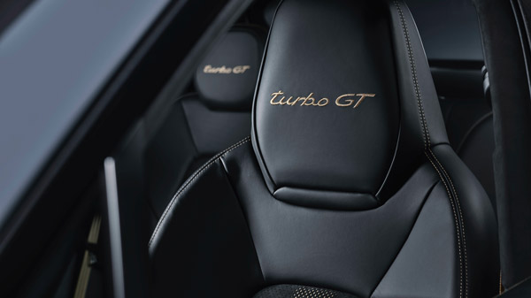 இளம் இந்திய செல்வந்தர்களுக்கு ஏற்ற கார் சொகுசு கார்... மணிக்கு 300 கிமீ வேகத்தில் செல்ல கூடியது!