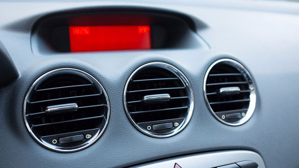 எவ்வளவுதான் சோர்வாக இருந்தாலும் ஒரு சிலர் காரில் தூங்க மாட்டாங்க! இதுக்கு பின்னால இவ்ளோ பெரிய விஷயம் இருக்கா?