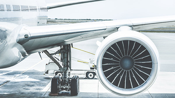 விமானத்தின் இன்ஜினில் சுருள் மாதிரி இருக்கும்... இந்த சின்ன பெயிண்டிங் இல்லேனா அவ்ளோதான்... கதையே முடிஞ்சிரும்