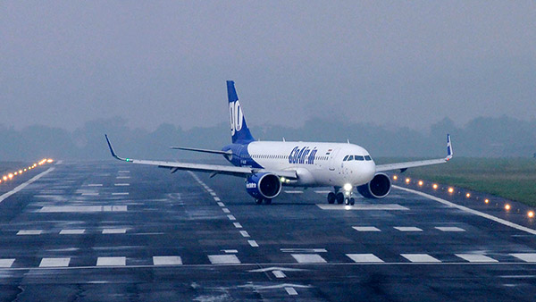 விமானங்கள் ஓடு தளத்தில் என்ன வேகத்தில் ஓடும்?.. ஒரு வேலை குறிப்பிட்ட வேகத்தை அவை எட்டலனா என்ன பண்ணுவாங்க?..