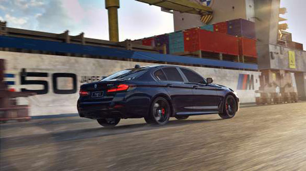 பிஎம்டபிள்யூவின் புதிய 5 சீரிஸ் 50 எம் ஜாஹ்ரே எடிசன் கார்!! ஸ்டைல் எல்லாம் ஓகே... விலை தான் எங்கயோ இருக்கு!