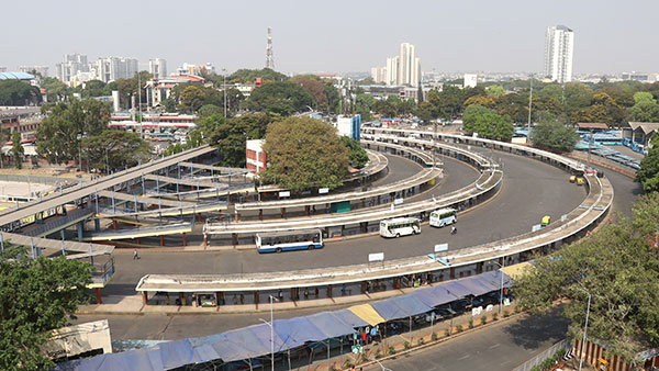 ஆம்னி பஸ்கள் இரவில் மட்டுமே இயங்கும்... பகலில் ஓட்ட மாட்டாங்க . . . இதுக்கு பின்னாடி இப்படி ஒரு சூட்சமம் இருக்கா?