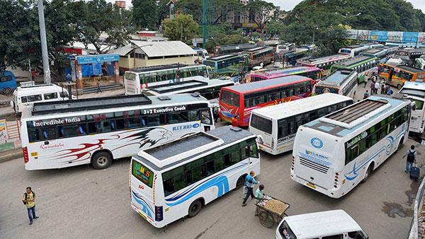 ஆம்னி பஸ்கள் இரவில் மட்டுமே இயங்கும்... பகலில் ஓட்ட மாட்டாங்க . . . இதுக்கு பின்னாடி இப்படி ஒரு சூட்சமம் இருக்கா?