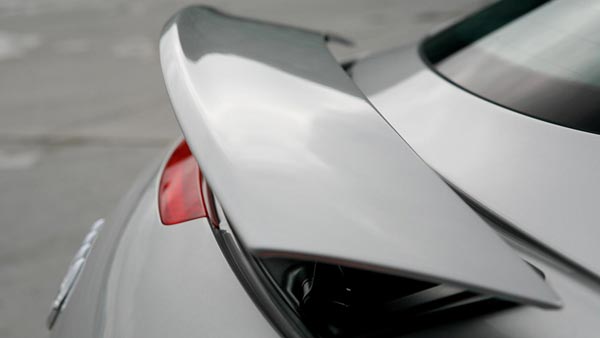 காருக்கு பின்னாடி ஒரு சிலர் ஏன் ஸ்பாய்லர் வெச்சுக்கறாங்க தெரியுமா? சும்மா ஸ்டைலுக்குனு நெனச்சு விட்றாதீங்க!