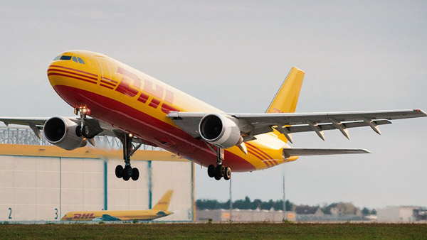 இப்படித்தான் விமானிகள் தனது குழு உடன் மறைமுகமா பேசிப்பாங்க!! நமக்குதான் ஒன்னும் புரியாது!