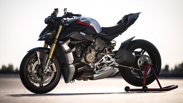 டுகாட்டி ஸ்ட்ரீஃபைட்டர் வி4 எஸ்பி பைக் அறிமுகம்... கப்பல்போலிருக்கும் கார்னிவல் காரைவிட விலை அதிகம்... தலையே சுத்துது!