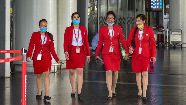 கோடி ரூபாய் கொடுத்தாலும் சரி, விமானப் பணிப்பெண்கள் டிப்ஸ் வாங்க மாட்டாங்க . . . ஏன் தெரியுமா ?