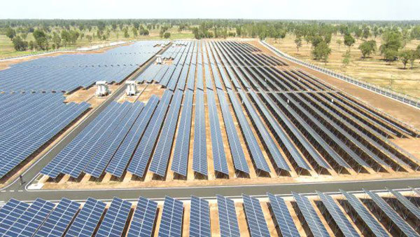 அமெரிக்க மின் வாகன உற்பத்தி நிறுவனத்தை கையகப்படுத்தும் இந்திய நிறுவனம்... மலிவு விலையில் இ-கார்களை களமிறக்க திட்டம்! 