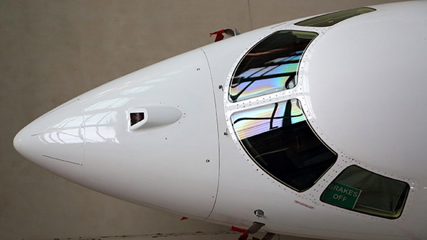 பிளேன்களில் வைப்பர்கள் இருக்குமா? இருந்தாலும் பறக்கும்போது அதை விமானிகள் யூஸ் பண்ண மாட்டாங்களாம்! ஏன் தெரியுமா?