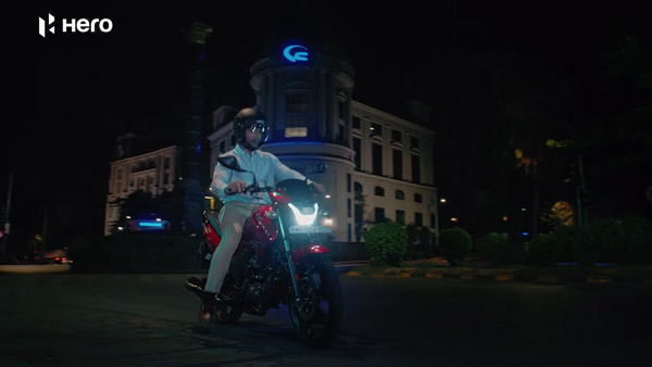 H-வடிவ ஹெட்லைட் உடன் அசரடிக்கும் புதிய ஹீரோ பேஷன் எக்ஸ்டெக்!! விலை ரூ.75 ஆயிரத்தில் இருந்து ஆரம்பம்!