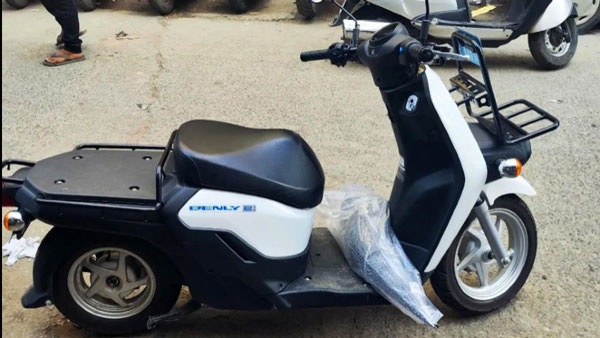 விநோத தோற்றத்தில் இந்தியாவில் சுற்றி திரிந்த ஹோண்டா எலெக்ட்ரிக் ஸ்கூட்டர்... வியந்து வேடிக்கை பார்த்த பெங்களூர் வாசிகள்!